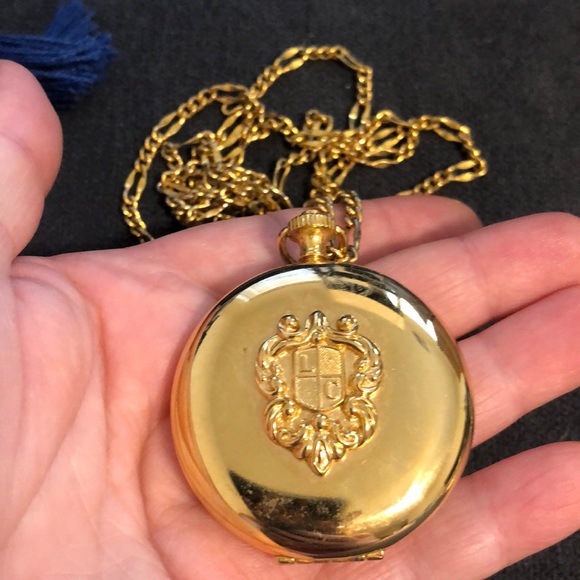 LC Lauren Conrad Jewelry - Lauren Conrad large long gold tone locket necklace